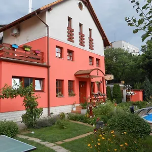 aranyeso-vendeghaz-csorbai.inbudapesthotels.com/